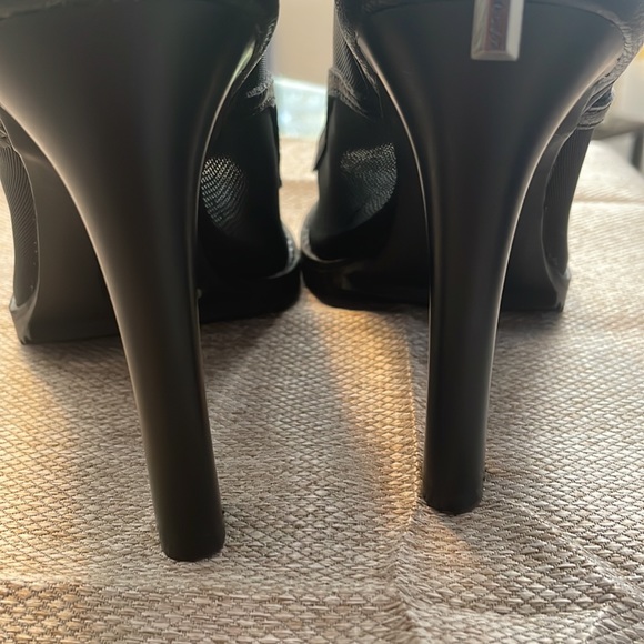 NWT Karl Lagerfeld Black with embellished black gems, Size 5.5M - Picture 6 of 8